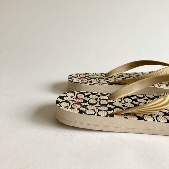 Coach Beige Black Signature Logo Rubber Flip Flops size 6 - Picture 4 of 12